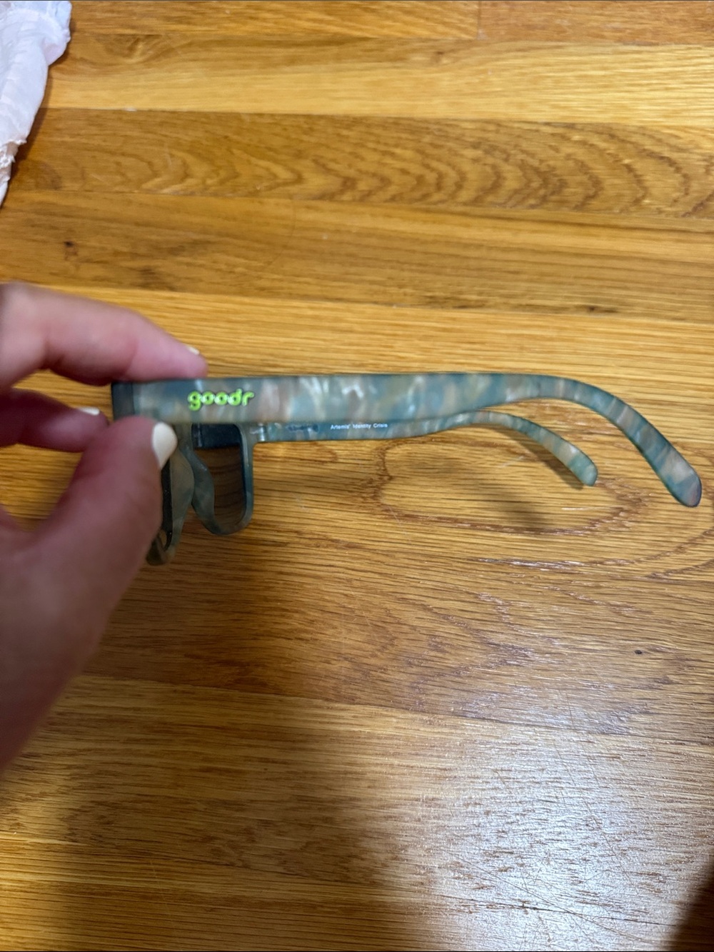 Green patterned goodr sunglasses - Picture 2 of 6